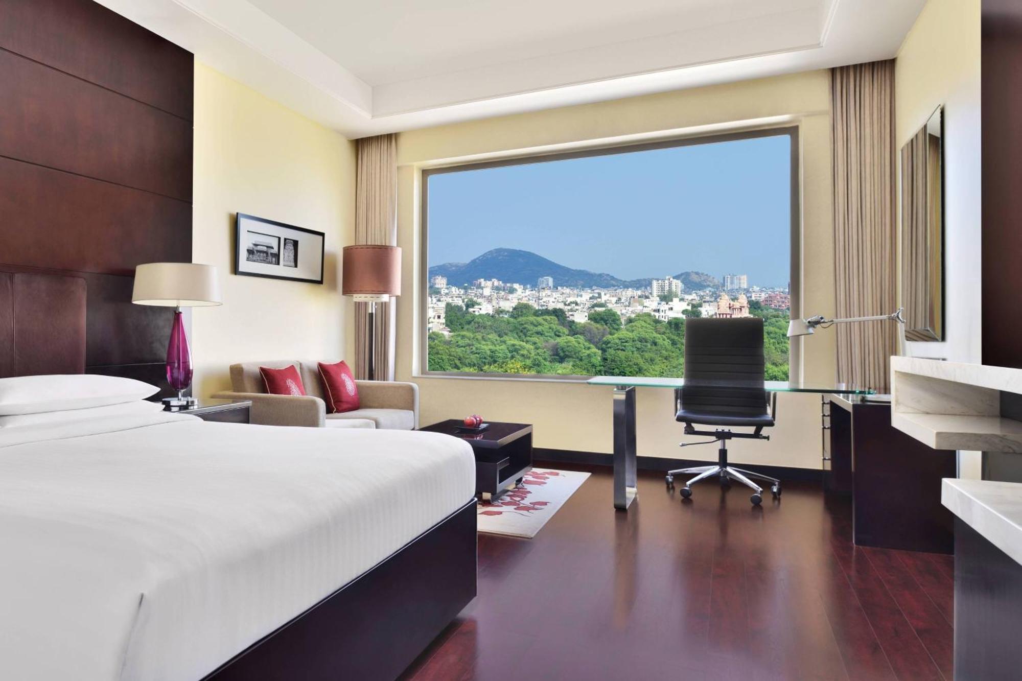 Jaipur Marriott Hotel Buitenkant foto