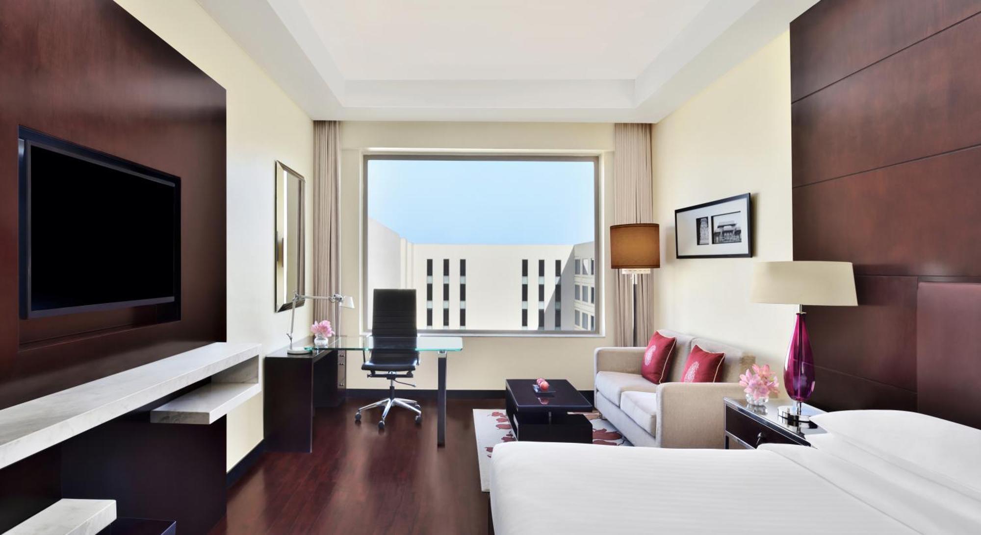 Jaipur Marriott Hotel Buitenkant foto A room at the Westin Mumbai International
